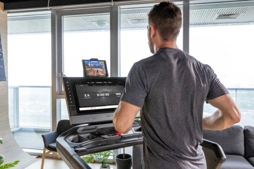 Беговая дорожка Sole F89 (21,5" TFT экран) с Z-образной рамой