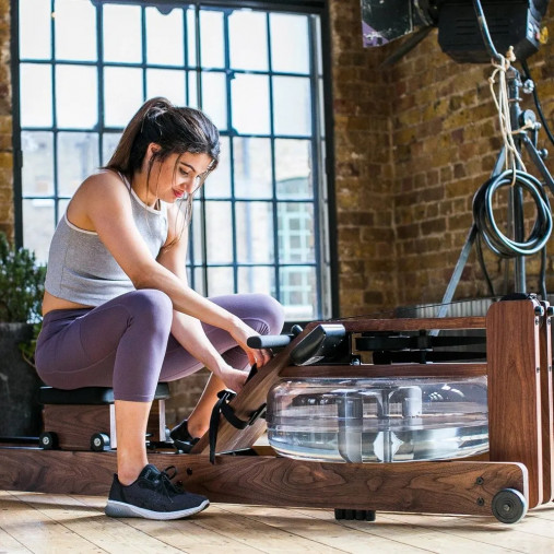 Гребной тренажер водный WaterRower Classic 300 с дисплеем S4 (материал рамы: орех)