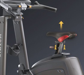 Вы можете присоединить рукоятки, сиденье и педали шоссейного велосипеда, чтобы максимально смоделировать реальную гонку Вы можете присоединить рукоятки, сиденье и педали шоссейного велосипеда, чтобы максимально смоделировать реальную гонку