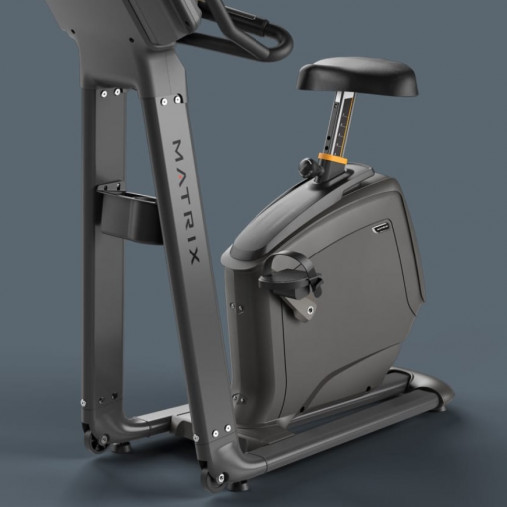 Вертикальный велотренажер Matrix Lifestyle. Консоль LED Вертикальный велотренажер Matrix Lifestyle. Консоль LED