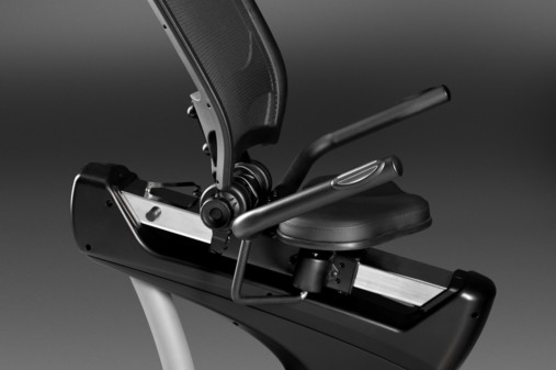 Регулируемое комфортабельное сидение с вентилируемой спинкой Регулируемое комфортабельное сидение с вентилируемой спинкой